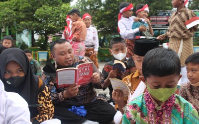 Semarak Bulan Bahasa dan Sastra Literasi bersama SDN 006 Bontang Selatan
